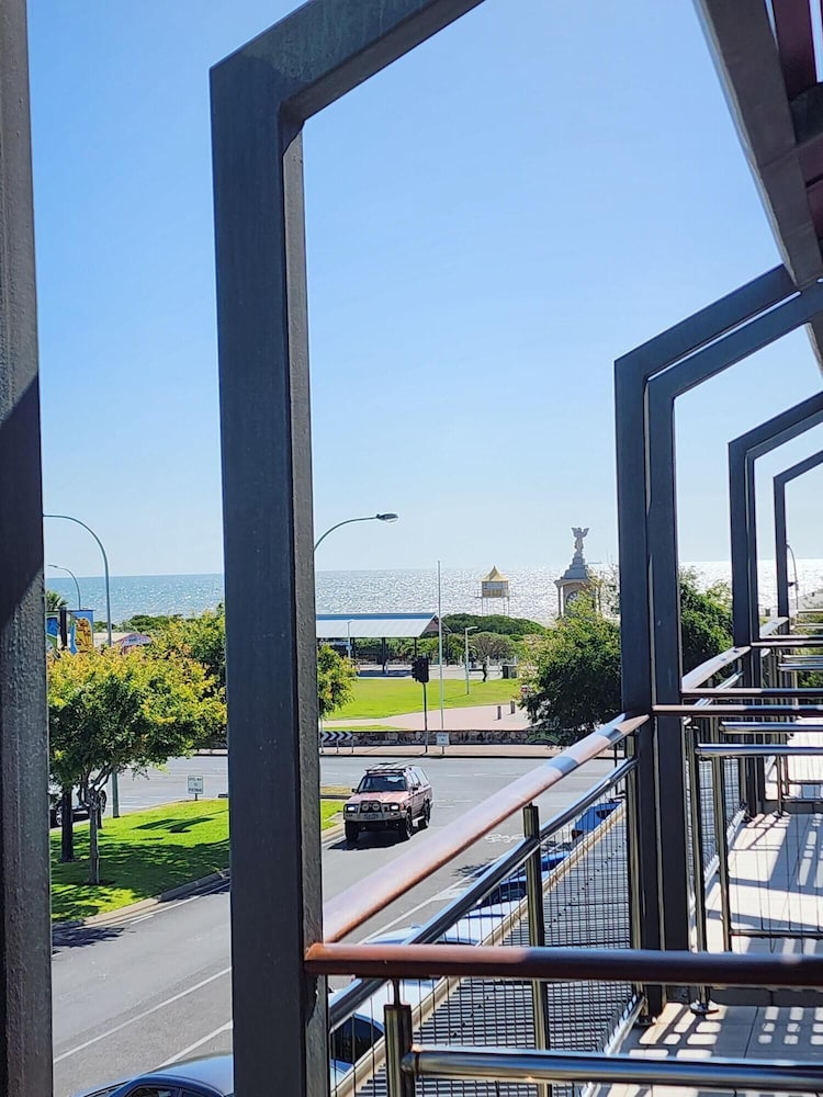 Semaphore Blue Apartments