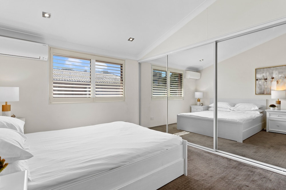 Elegantly Modern 2-bed In The Heart of Chippendale