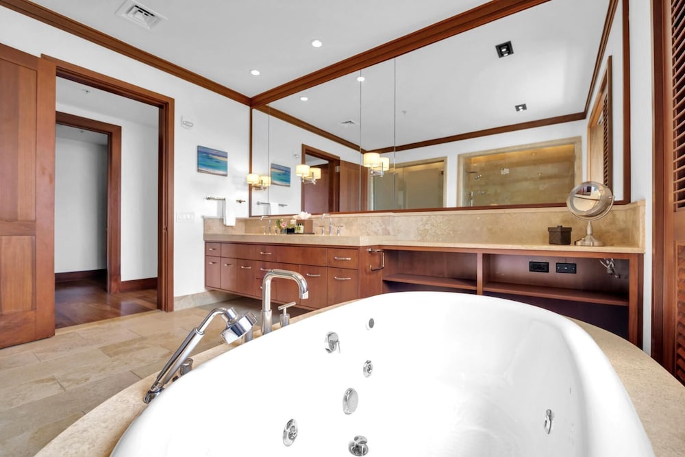 NEW KBM Resorts Free CAR Hale Nalu At Montage Kapalua Bay, Sleeps 10! Oceanfront 3-bedroom Condo With Daily Housekeeping, Spa! Mon-6302