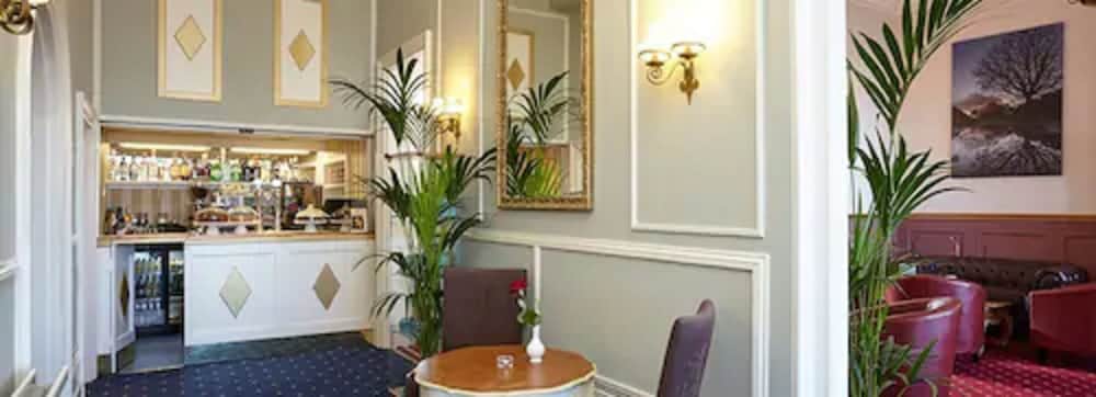 Ryde Vacations - Royal Esplanade Hotel - Property Image 1