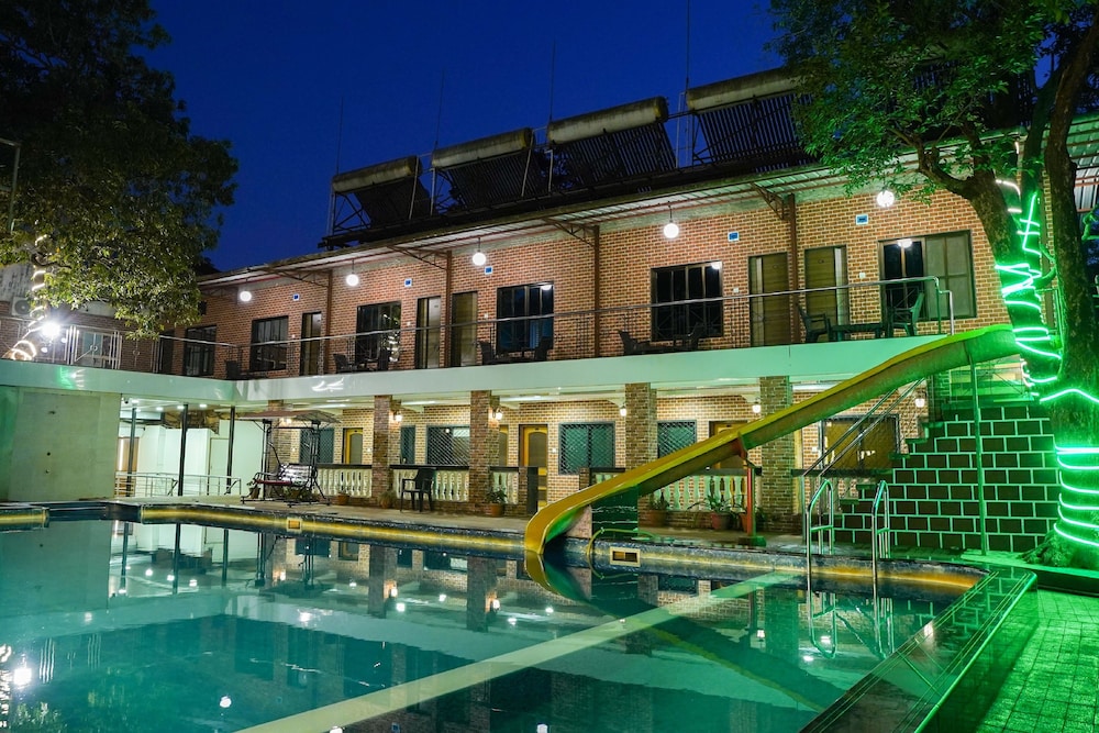 Hotel Kumar Plaza