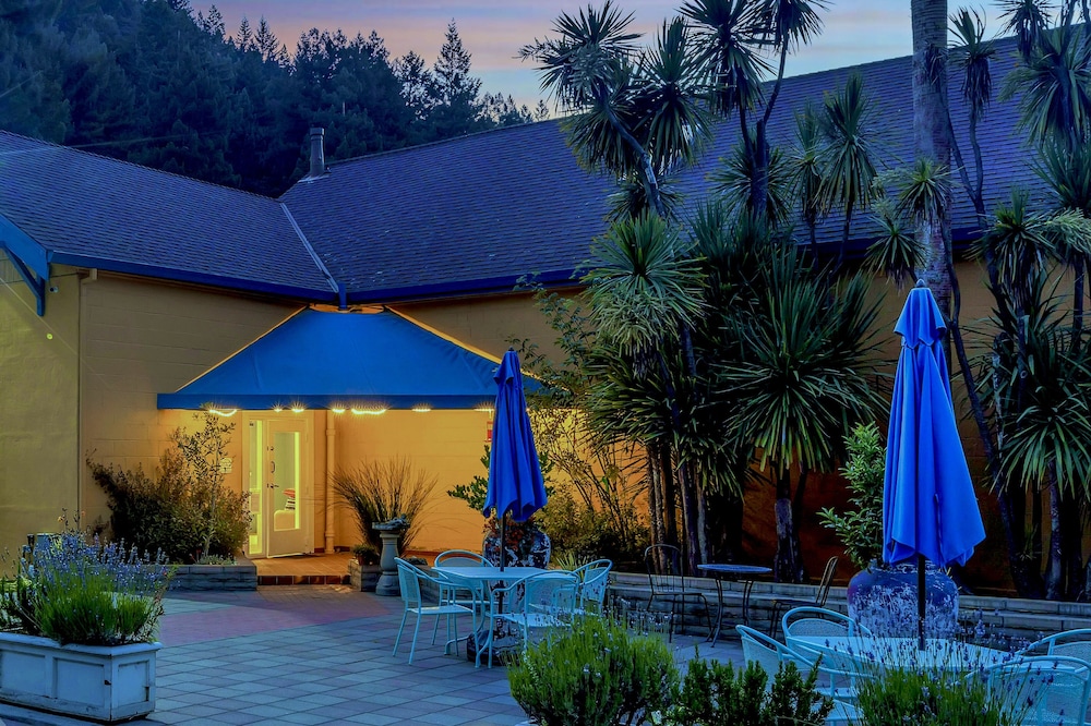 Surrey Resort view 3