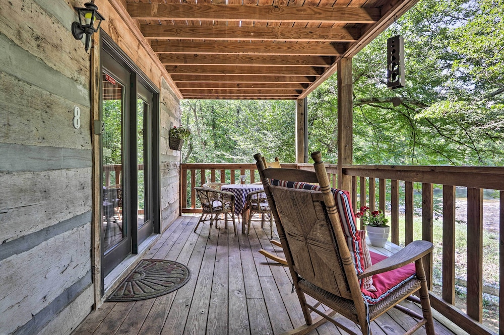 3 Mi to Natl Park: Townsend Apt on Little River! view 2
