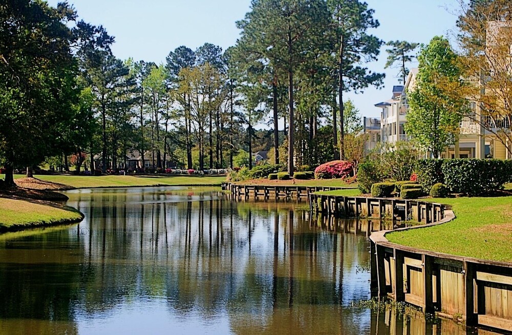 Studio Home 1203l at Brunswick Plantation Resort and Golf Villas in the Heart of NC Seafood Country by Redawning view 4