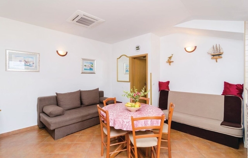 Pavo - Comfortable With Parking Space - A1 view 2