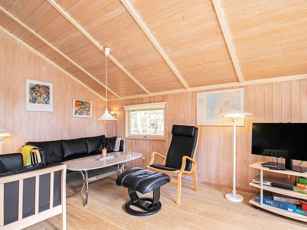 Graceful Holiday Home in Humble near Sea view 4