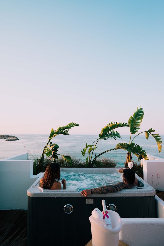 Kahlua Sea View Suites - Adults Only