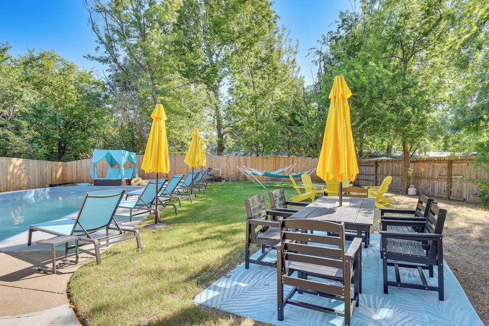 12 Mi to BOK Center: Pet-friendly Home w/ Yard!