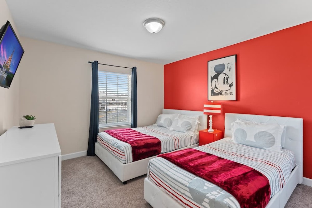 Amazing Resort Near Disney 4BR Townhome