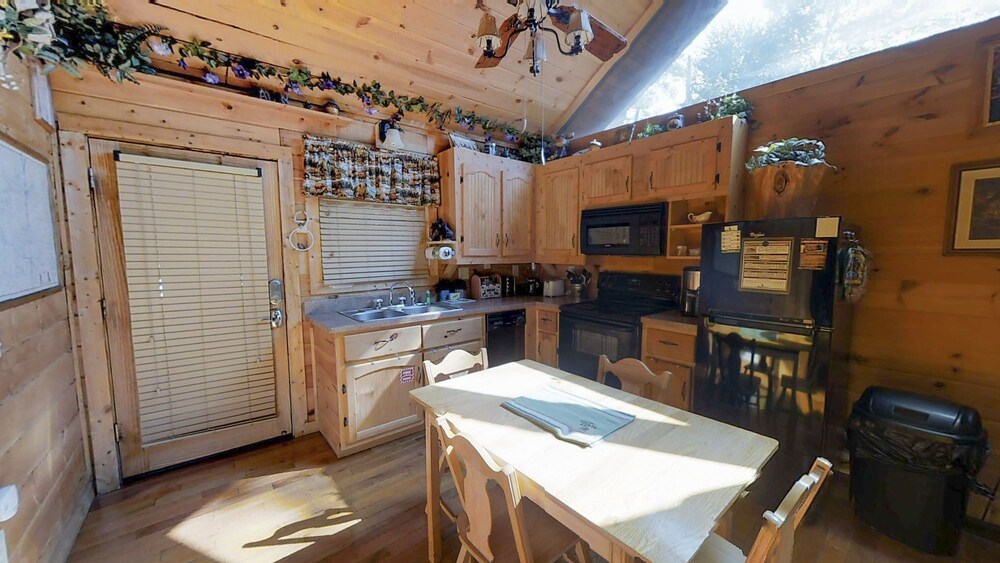 Always Kiss Me Goodnight 1 Bedroom Cabin by RedAwning