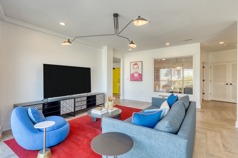 The Carter 201 by Avantstay 4BR Balcony