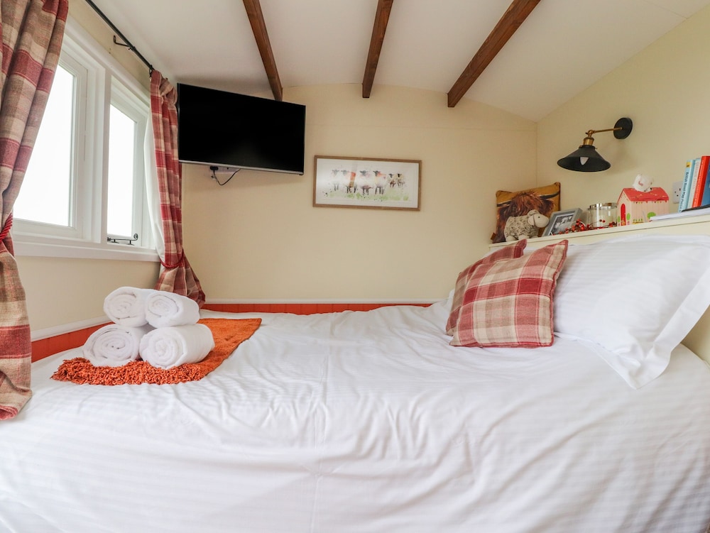 The Journeyman Luxury Shepherds Hut