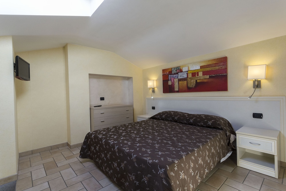 Borgo Castel Savelli view 4