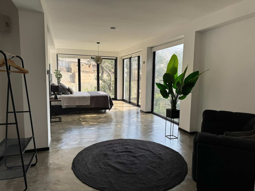 w Elegant 7BR Home w Pool in Santa Eualia