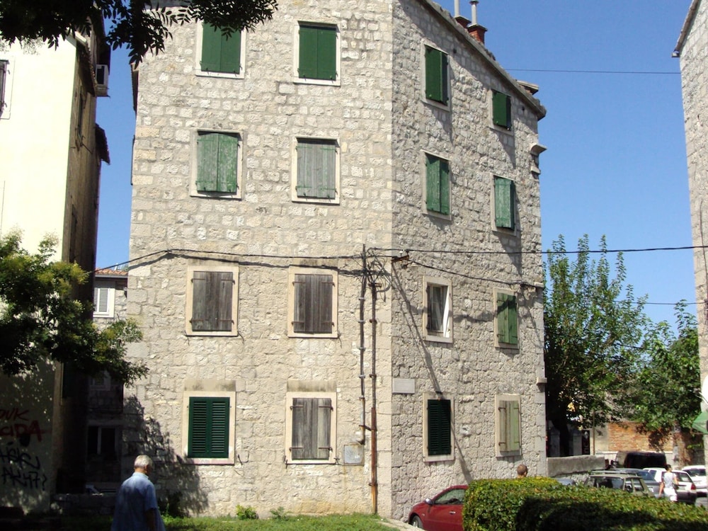 Photo 9