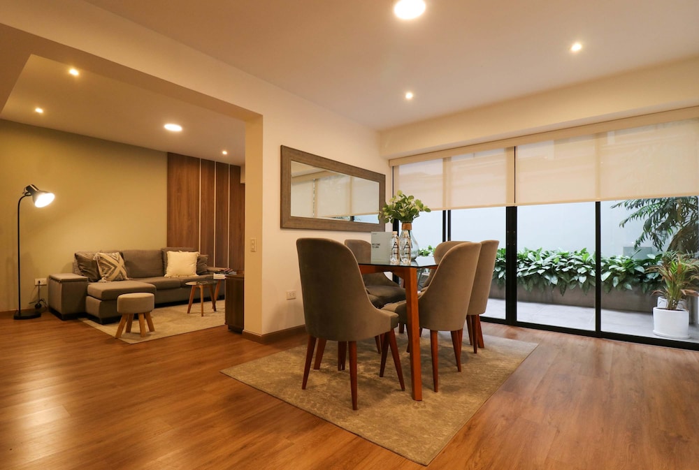 w Monochromatic 2BR w Terrace in Miraflores