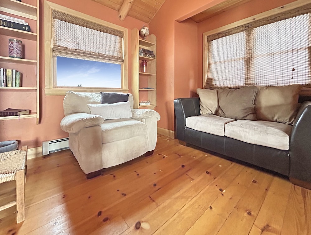 Timeless Mesa Hideaway 2 Bedroom Cabin