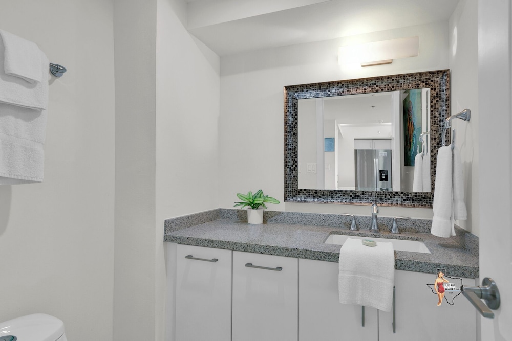 Bahia Mar-Solare Beachfront & Two Pools