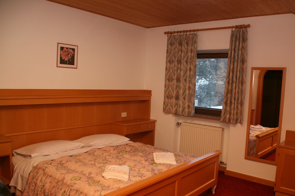 Hotel & Camping Gisser