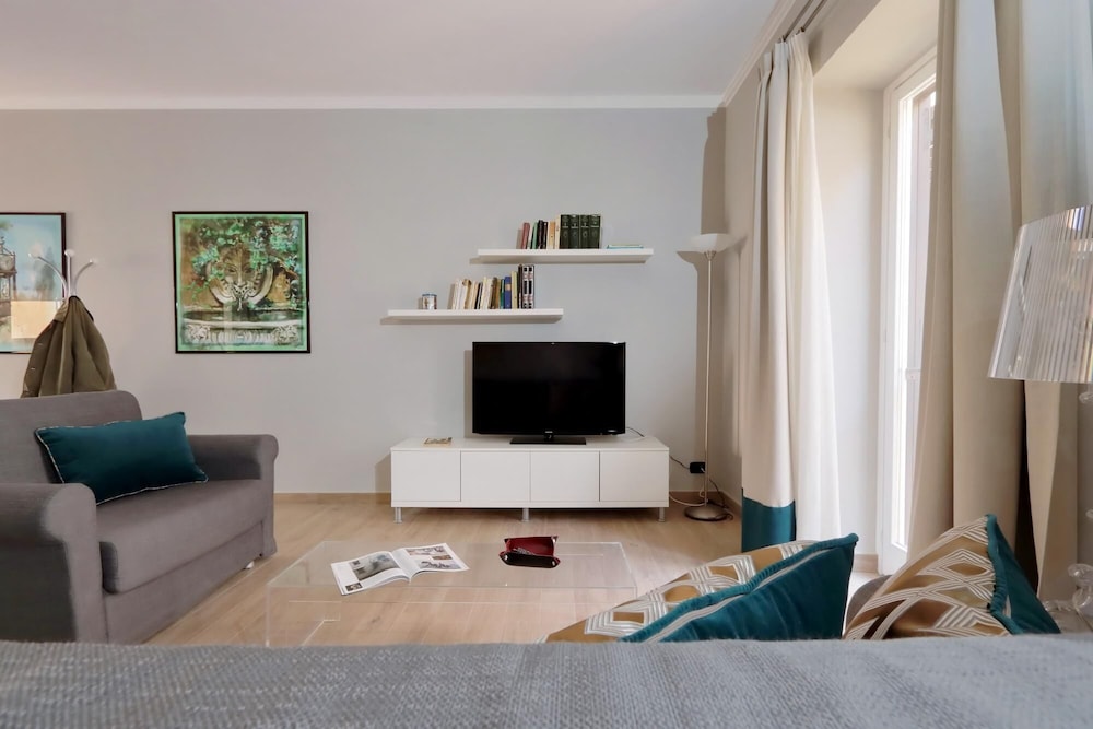 A10 Piazzetta Margutta - A10 - My Extra Home
