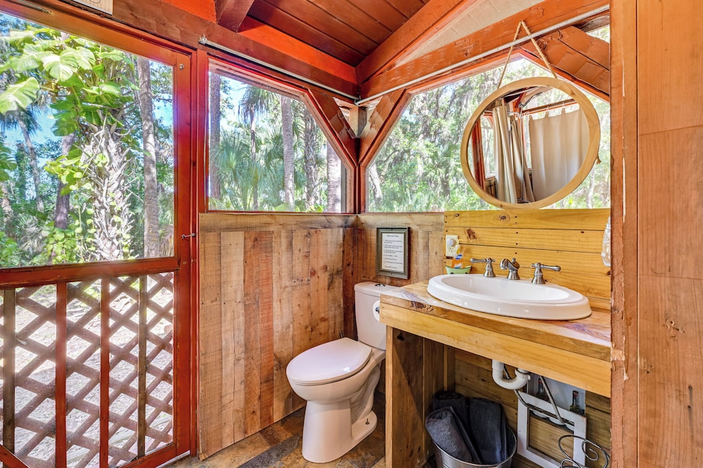 Spacious Sebring Family Cabin w/ Fun Barn + Yard!