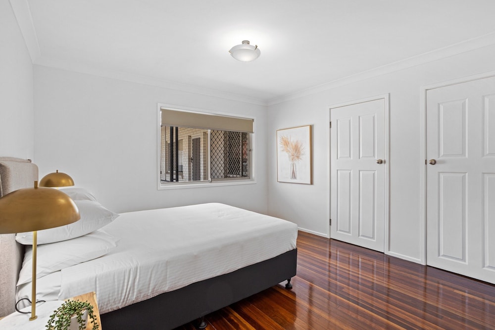 Windsor Cosy 2-bedroom Unit in Quiet Neighborhood