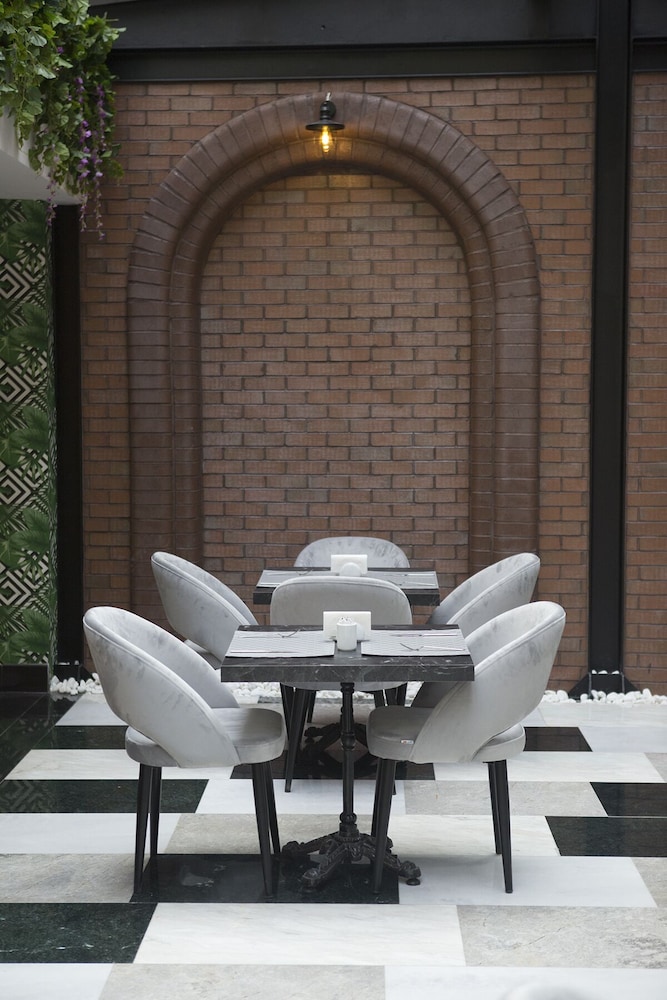 Izmir Vacations - Emens Hotel - Property Image 3