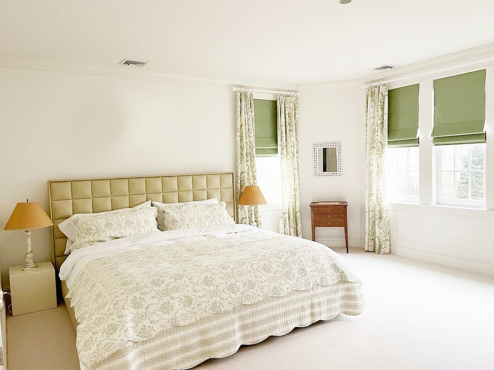 Oceanstone by Rove Estate w Pool Beach Access