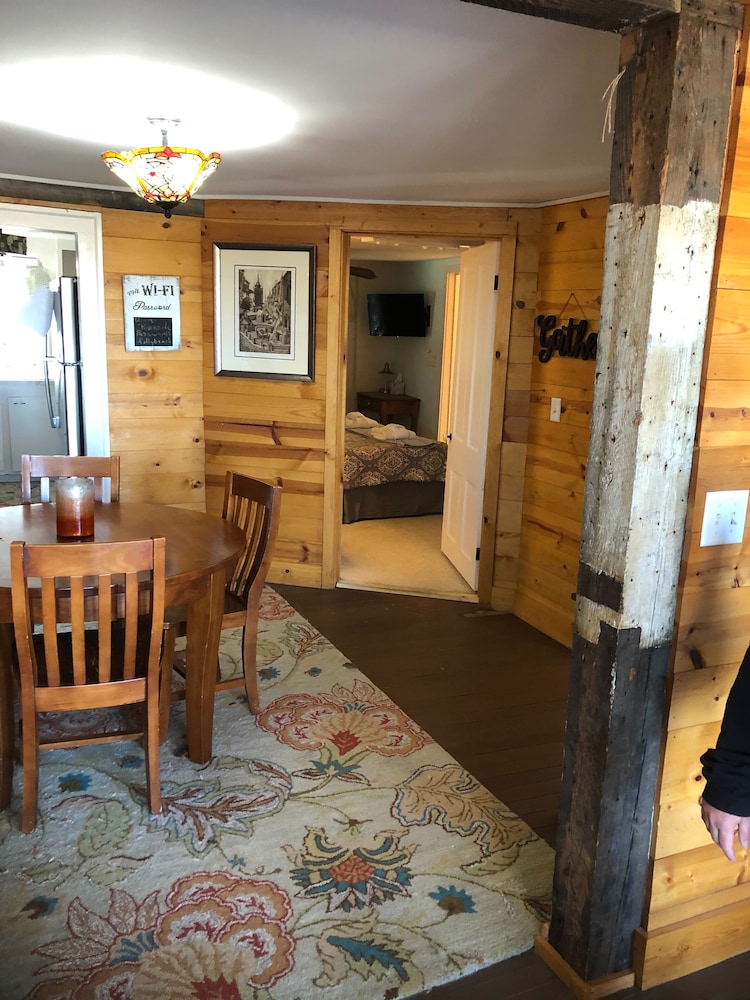Riverside Inn and Cottages