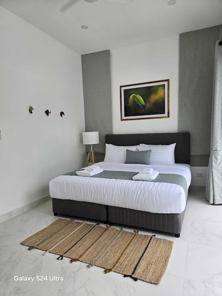 Bougain Villas Salad Beach view 3
