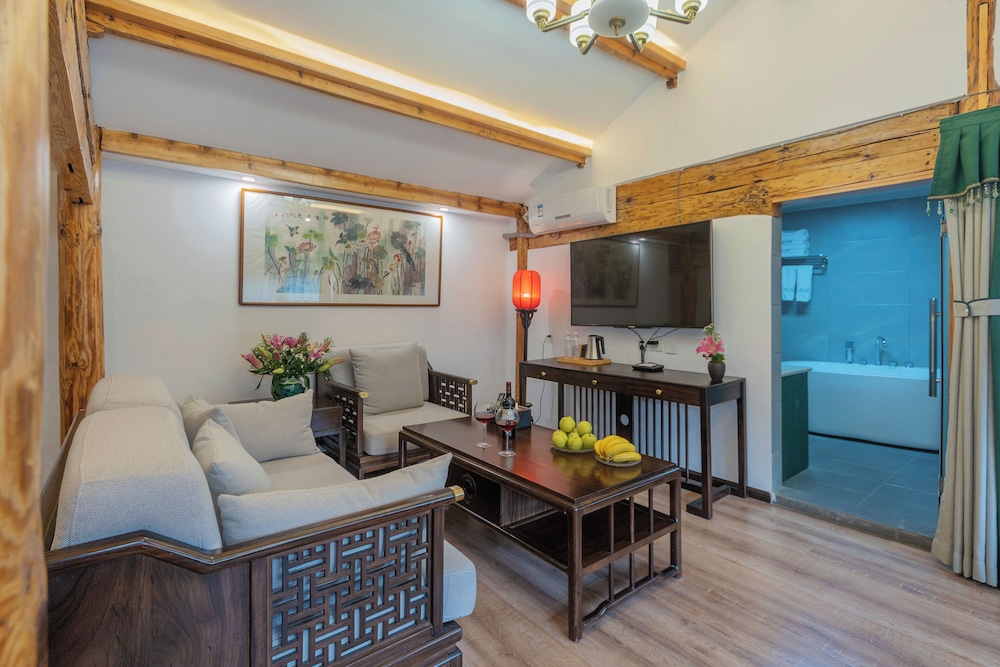 Yiyuan Snow Mountain View Historical Naxi House - Lijiang Old Town Mufu branch
