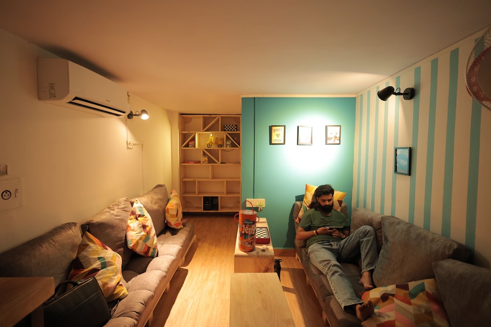 Locomo Hostel Mini - 9 mins from airport