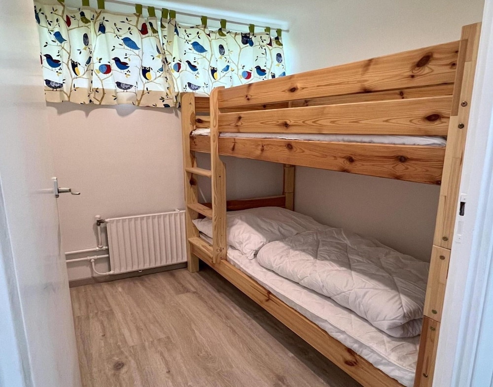 Pet-friendly Bungalow Near Beach