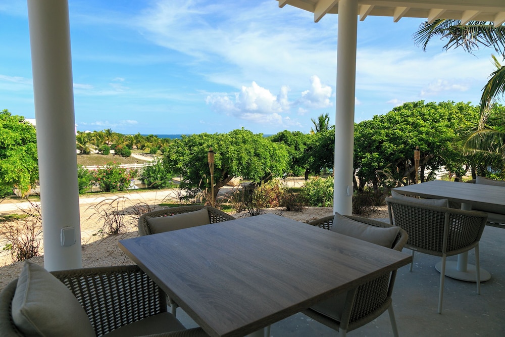 Kalopsia Seaside Villas & Marina