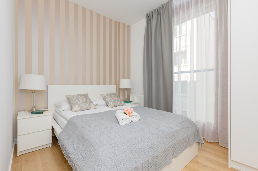 Warsaw Bonifraterska by Renters view 4