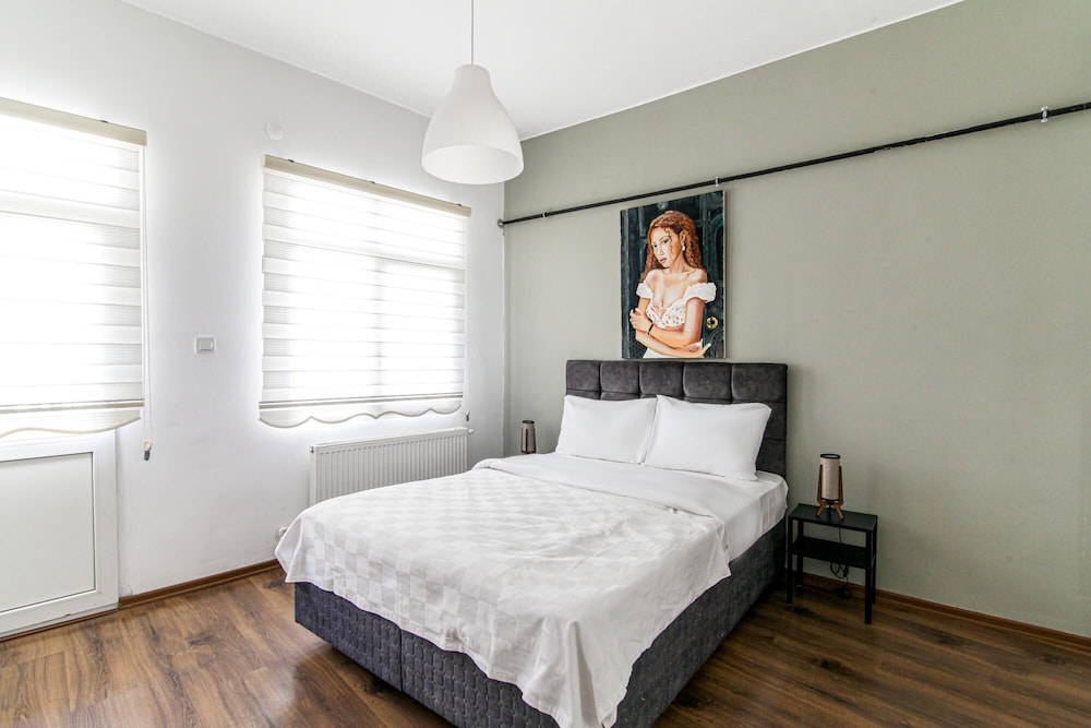 Fully Furnished Modern Flat in Sisli