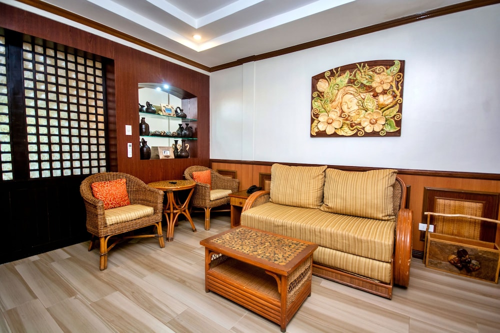Red Coconut Beach Hotel