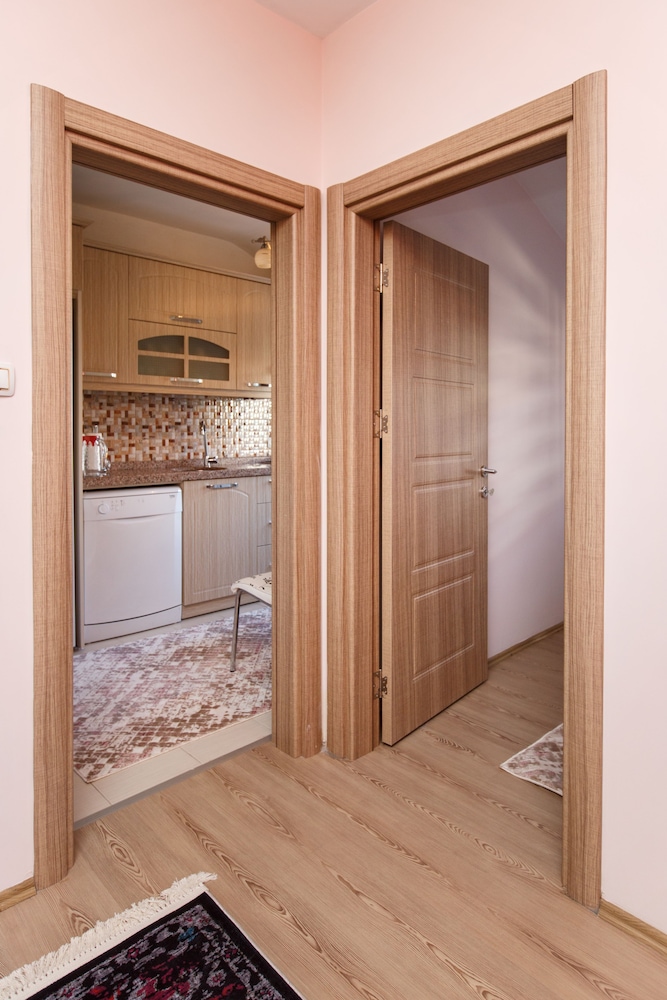 Guven Suite House