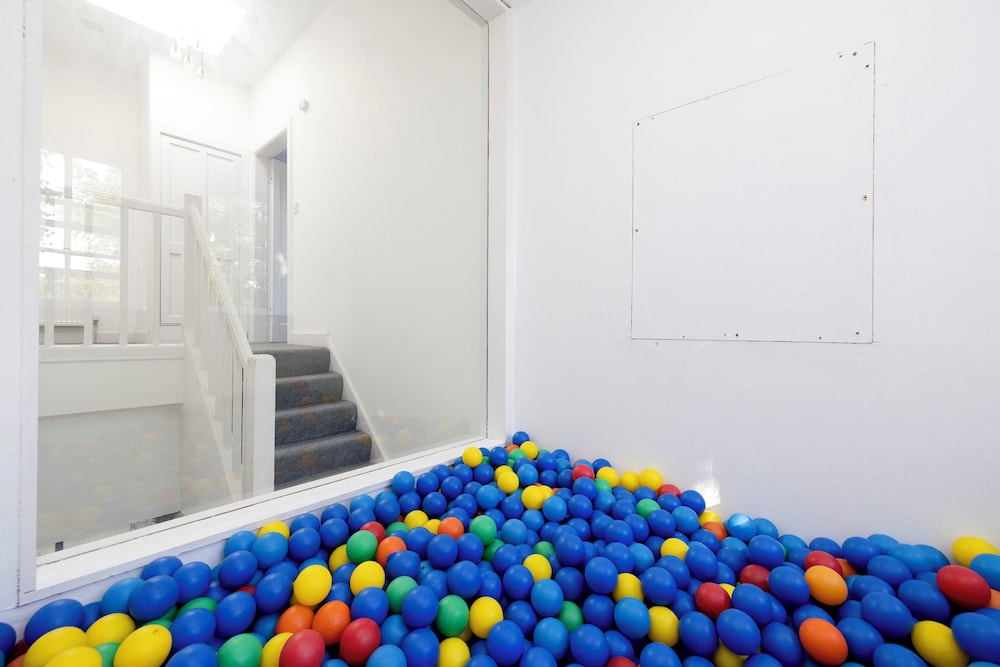 Delightful 3-bed Flat with Parking