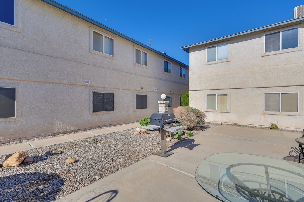 Pool Access & Mtn Views: Lake Havasu City Condo!
