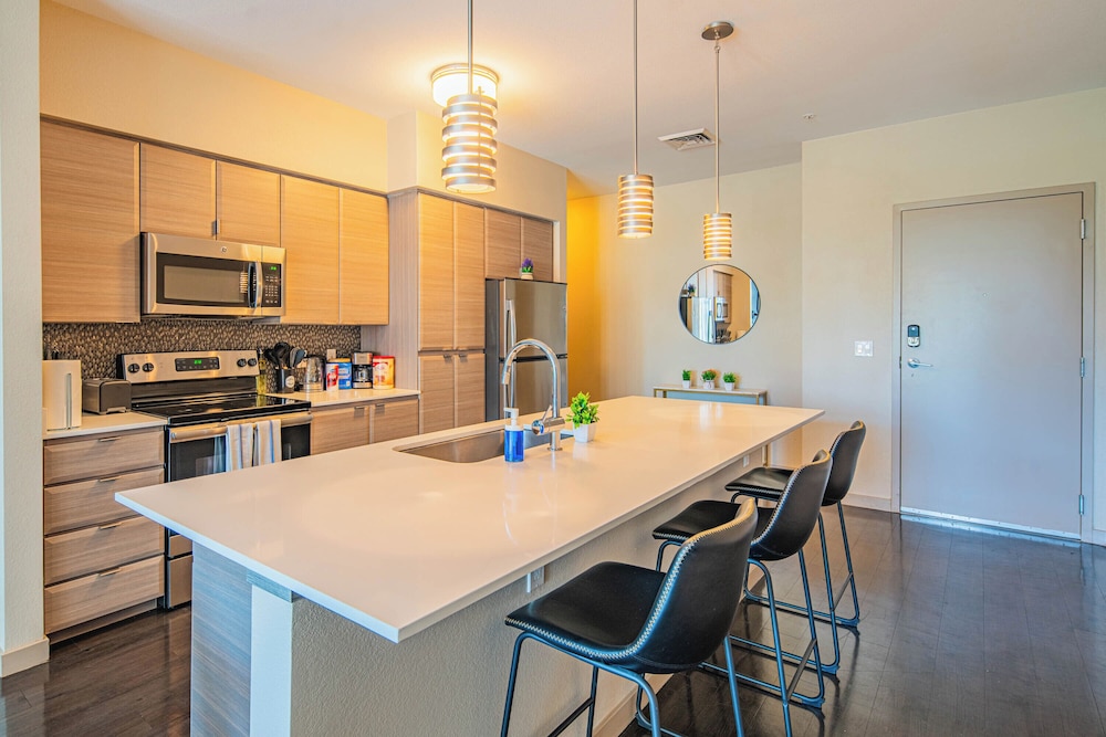 ROVE LIVING/KL - Iluminate