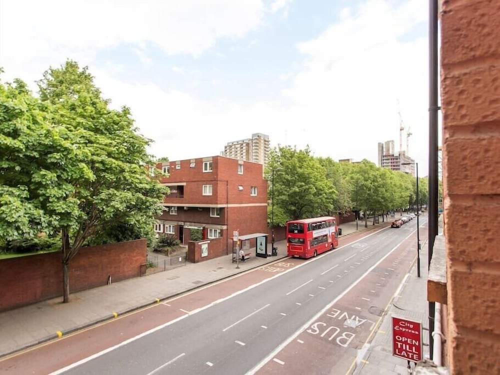 Fast Wifi Pet-friendly Sleeps 4