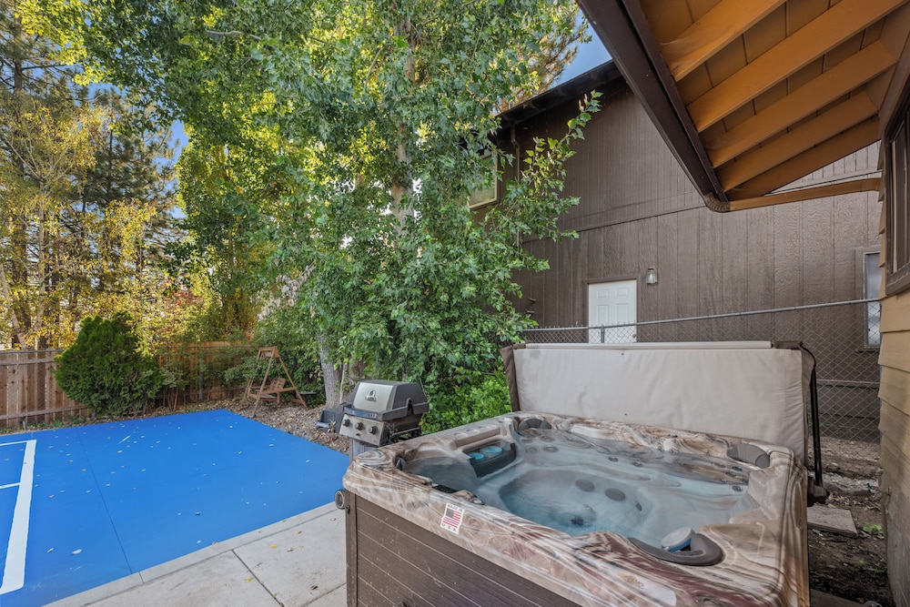 Wanderlust Lodge