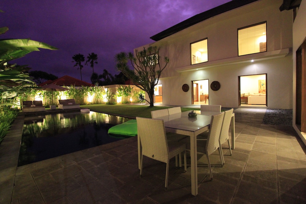 Villa Damaya