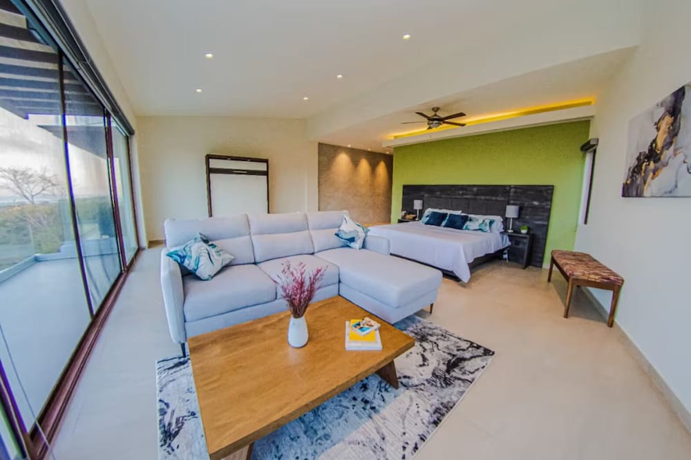 Luxury 4BR Villa with Pool