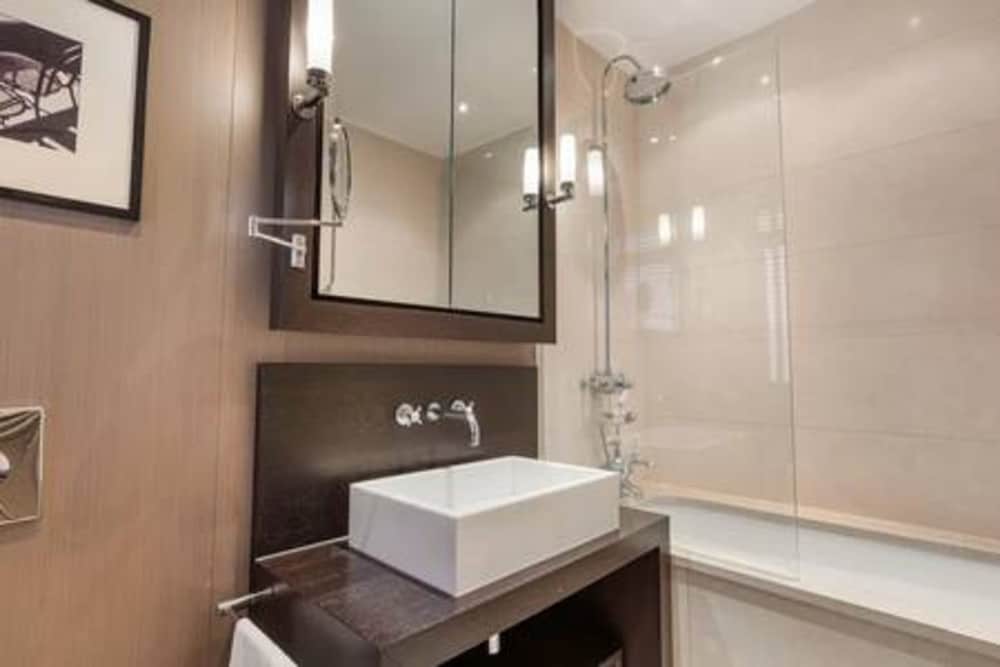 3-bdr Magnificent Harrods Knightsbridge Apartment