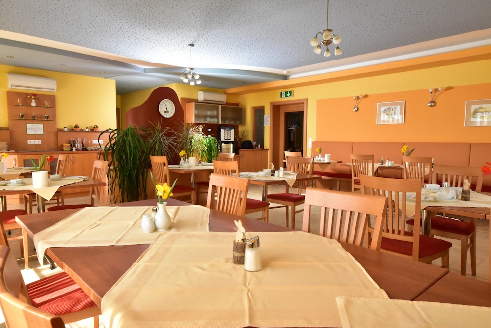 Golf & Therme Sonnenpension Hotel Garni
