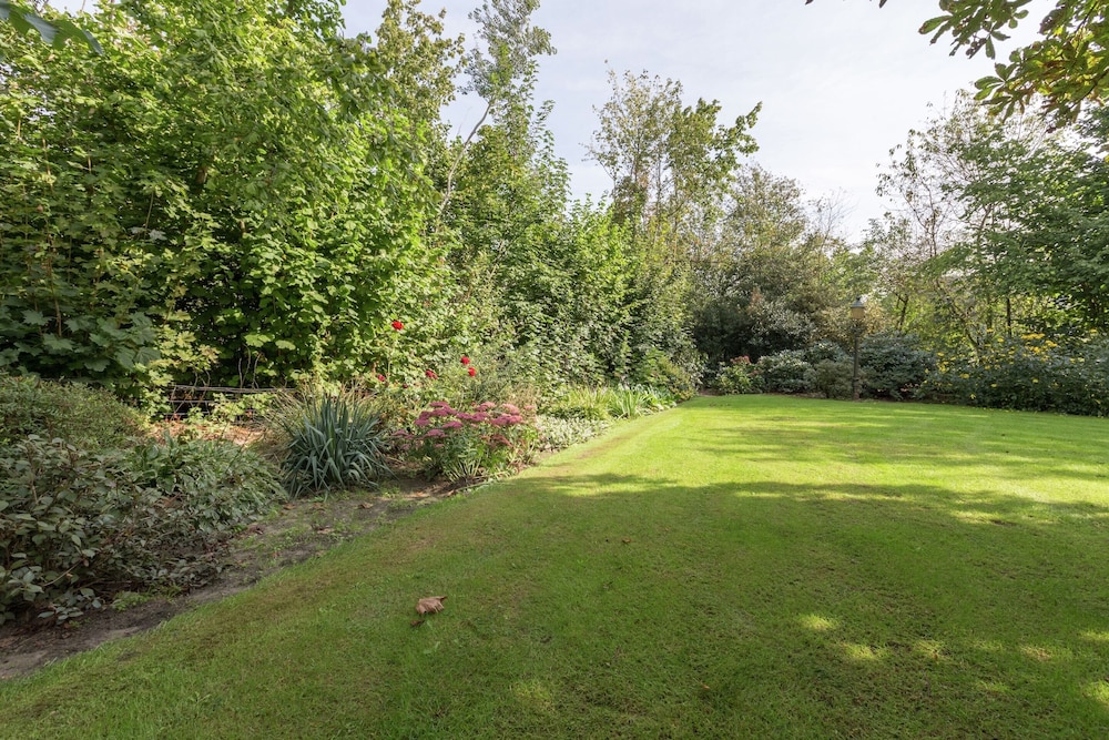 Cosy Vacation Home With a Garden view 5