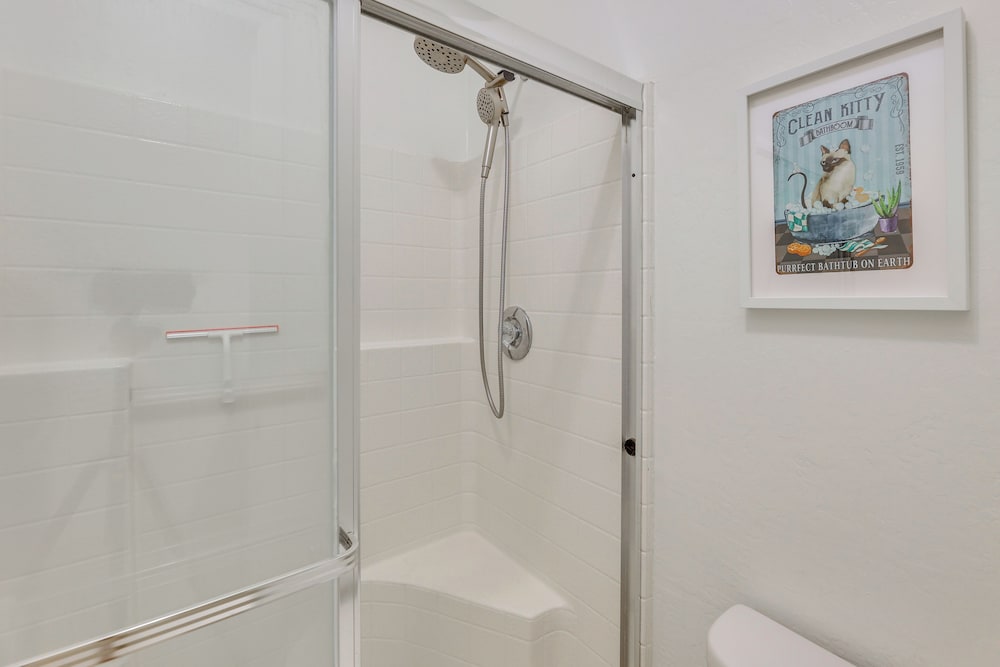 3 Mi to Dtwn: Mesa Townhome w/ Patio