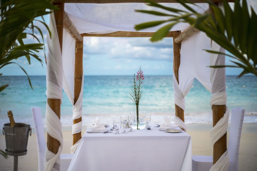 Pineapple Beach Club Antigua - Adults Only – All Inclusive